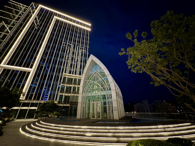 台北Staycation首選酒店，超美城市天際線夜景泳池！