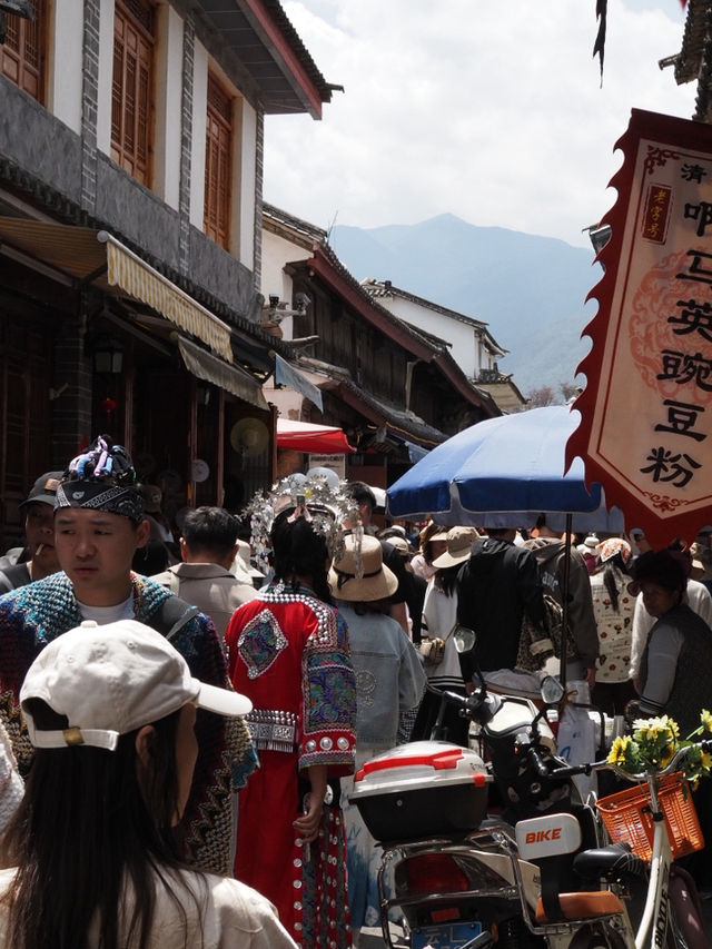 🌿 Wandering Through Dali Old Town – A Charming Mix of Culture,Tea & Street Life
