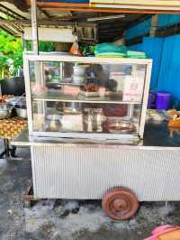A Must-Try in Muar: Restoran Baba's Fried Chicken, Curry & Sambal Sensation!