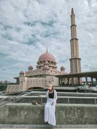 Pretty in Pink - A Visit to Putra Mosque, Putrajaya 🕌📸
