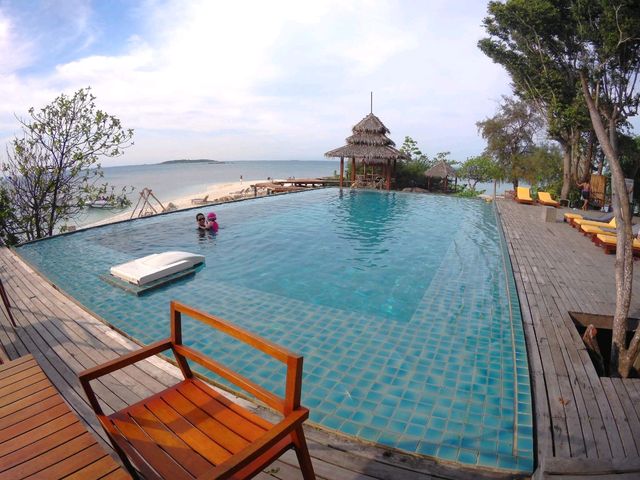 🛏️ พักที่ “Koh Munnork Private Island”