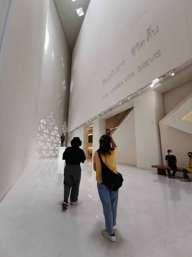 รีวิว Museum of Contemporary Art 🎨✨