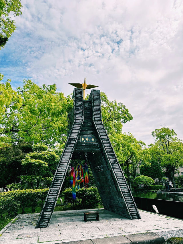 長崎平和公園 - 在廢墟之上祈求和平 🕊️