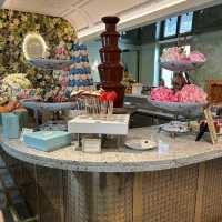 【フランス】 LADUREE シャンゼリゼ通り店 ブランチビュッフェ