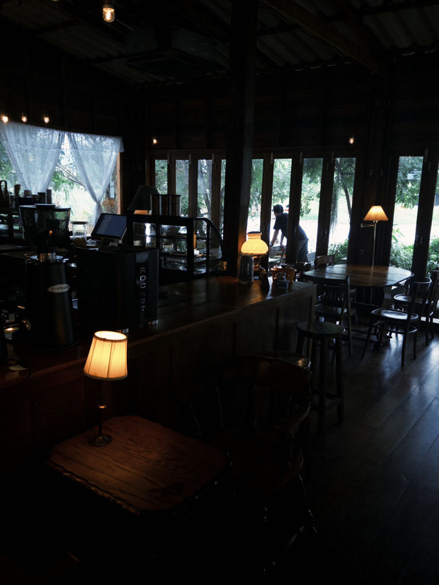 อัปเดต 2025 คาเฟ่ฟีลธรรมชาติ หลบฝนมาฮีลใจ ที่ชลบุรี