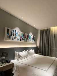 🌇 Hyatt Place JB – Shop, Sleep, Repeat! 🛍️🛏️