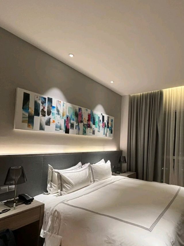 🌇 Hyatt Place JB – Shop, Sleep, Repeat! 🛍️🛏️