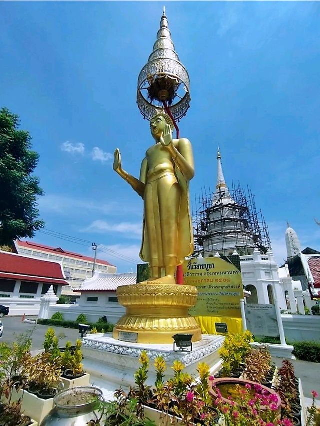 วัดพิชยญาติการามวรวิหาร สักการะหลวงพ่อดำ