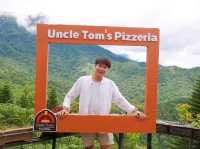 ร้านพิซซ่าท่ามกลางวิวภูเขา