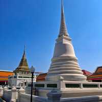 สักการะหลวงพ่อโต ซำปอกง ที่วัดกัลยาณ์