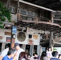 บ้านไม้ริมน้ำ – ร้านอาหารพื้นบ้านบรรยากาศดี