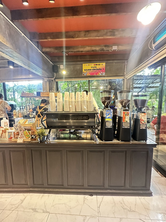 แวะคาเฟ่ตาก •เถียงนา coffee and bakery farm•