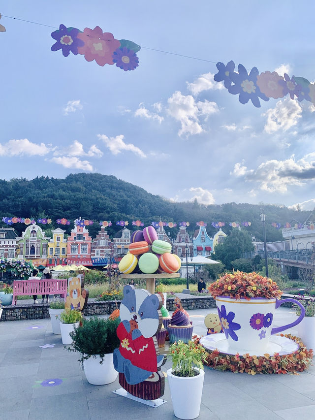 Sunflower Garden Walk: Everland, Korea