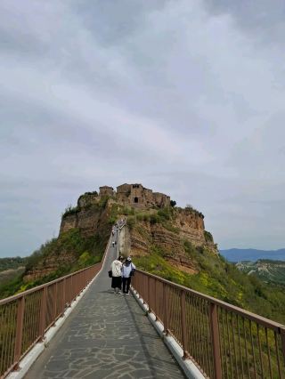 Timeless Beauty and Dramatic Views in Civita di Bagnoregio