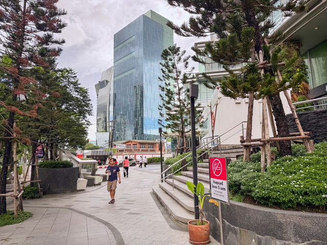 🎬🛍️ Esplanade Ratchada