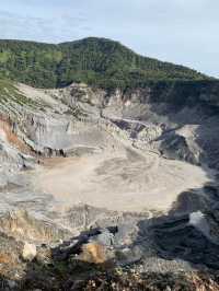 ภูเขาไฟที่ดับแล้วเมืองบันดุง Tangkuban Parahu
