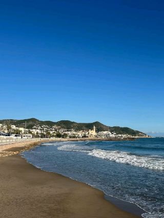 シッチェス：太陽、海、そしてスペインの魅力