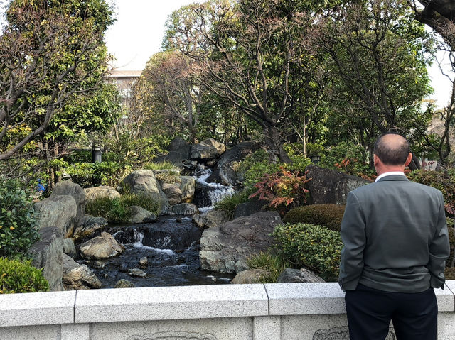 Morning stroll in Asakusa: Timeless Charm of Sensoji Temple⛩️