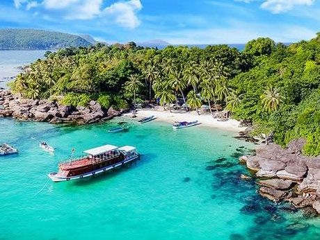 Discover Vietnam’s Most Breathtaking Beaches! 🌊