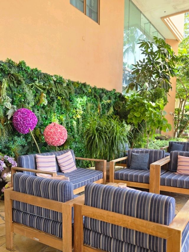 椰樹環繞渡假泳池打卡必去🌴 椰樹環繞渡假泳池打卡必去🌴