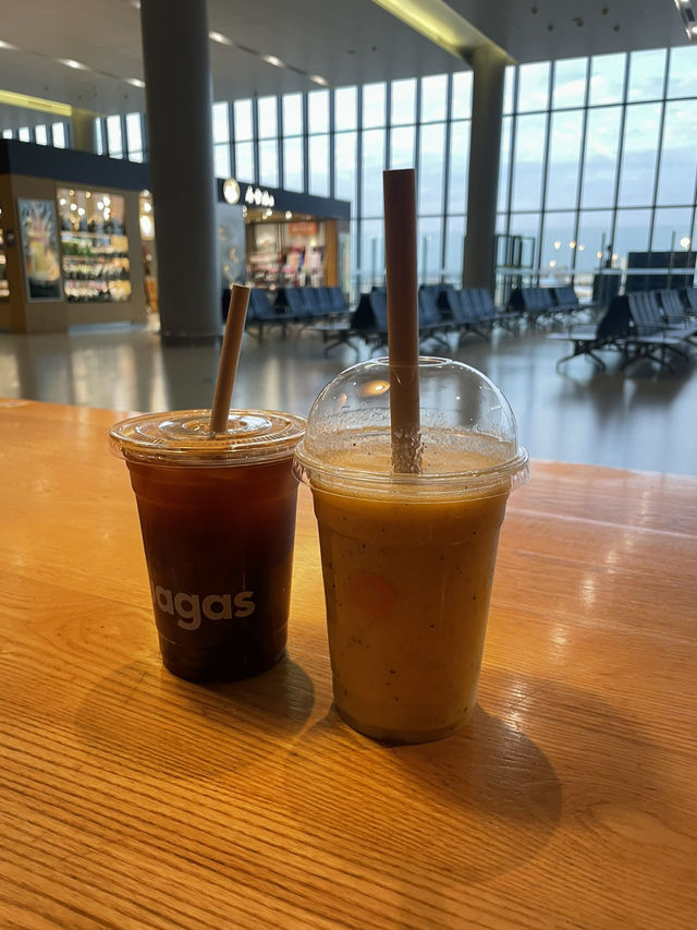 [홍차오국제선] 상하이공항에서 발견한 공항뷰카페 wagas ✈️☕️