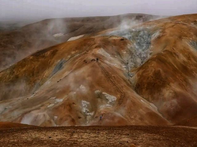 🌋💧 Hveravellir – Iceland’s Untamed Geothermal Wonderland 🌋💧 Hveravellir – Iceland’s Untamed Geothermal Wonderland