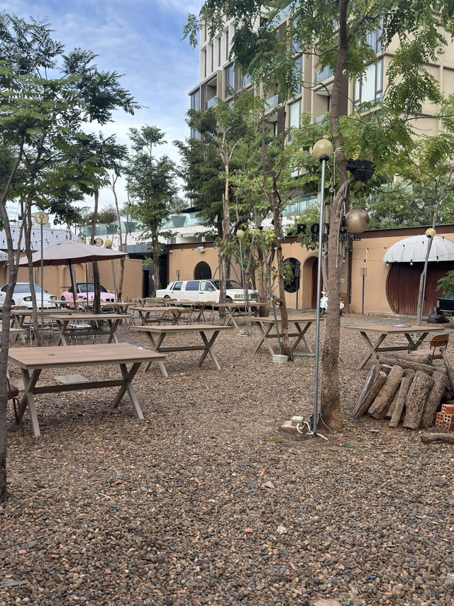 Royce Café – Your Chill Hideaway in Toul Kork ✨☕