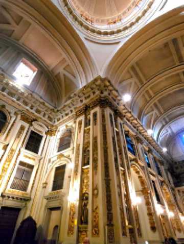 빛과 침묵이 머무는 자리 ,  마드리드 이시돌 성당