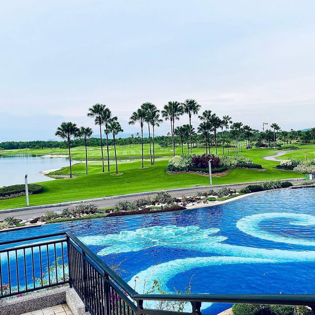 Forest City Golf Hotel: Your Luxe Getaway in Nature 🌳⛳