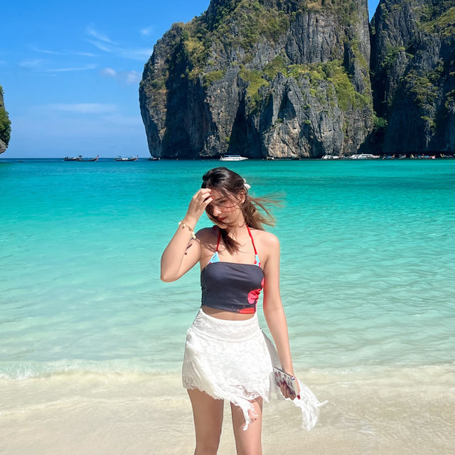 ทะเลน้ำใสสวยมากในกระบี่ 🌊🌴 ทะเลน้ำใสสวยมากในกระบี่ 🌊🌴