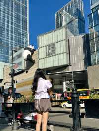 จุดถ่ายรูป “หมีแพนด้าเกาะตึก IFS” ที่เฉิงตู