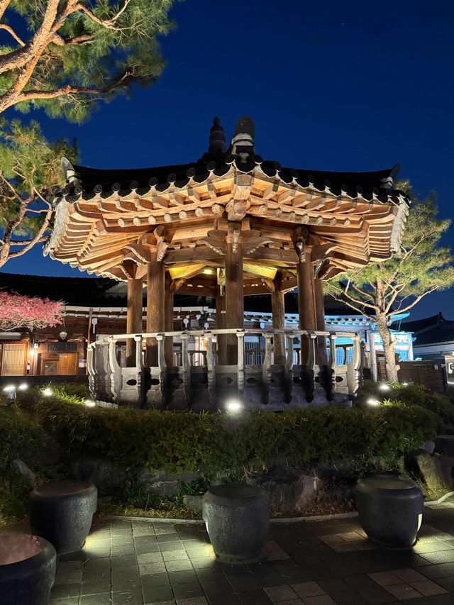 Hanok Village Glow✨ Hanok Village Glow✨