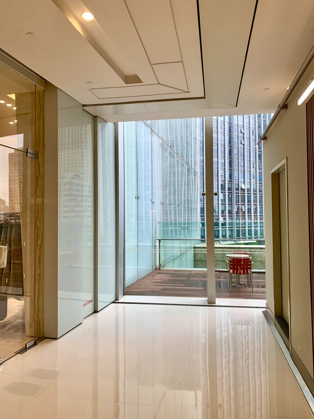 IFS Chengdu – ห้างลักชูรี่กลางเมืองเฉิงตู IFS Chengdu – ห้างลักชูรี่กลางเมืองเฉิงตู