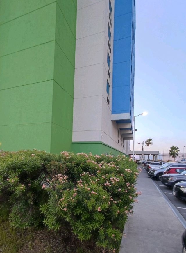 Vintage hotel by the airport 