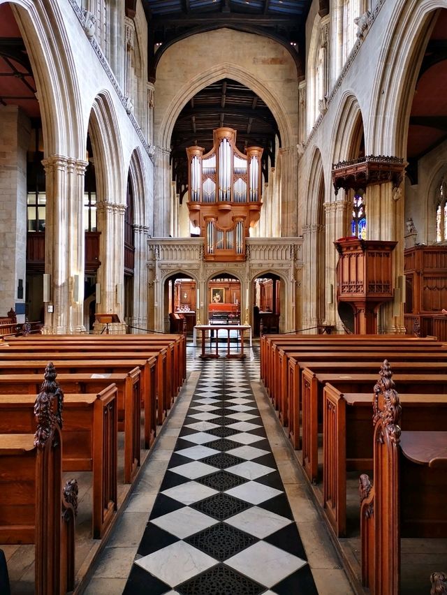 St Mary's Church: The Heart of Oxford's Spiritual and Academic Heritage
