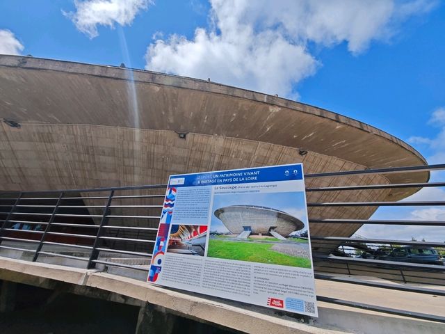 A short stop on our way to Vannes.