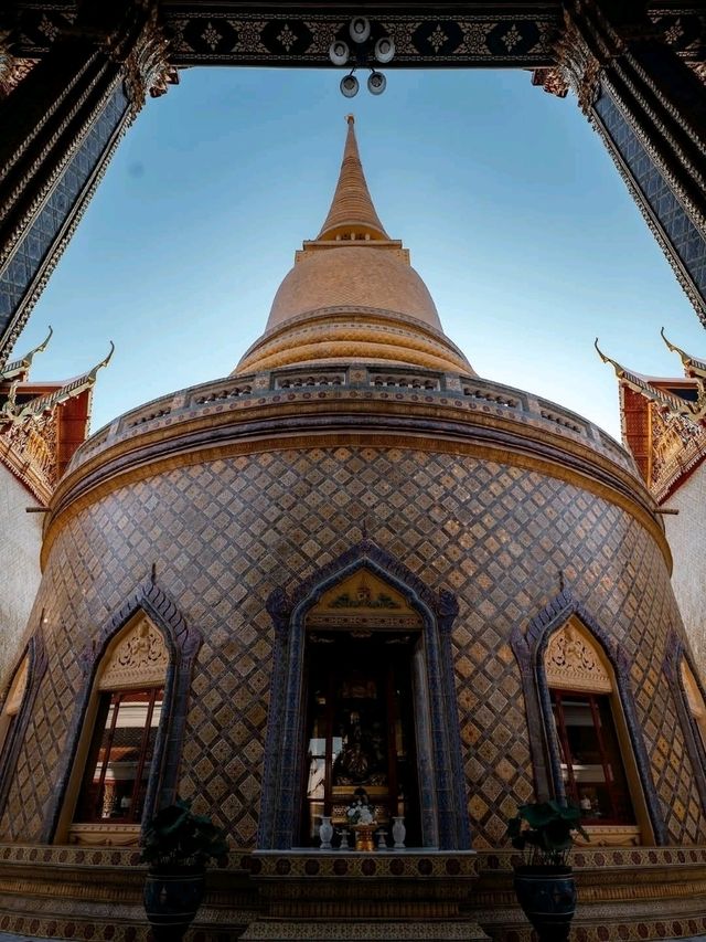 🛕 Maha Simaram Ratcha Wora Maha Wihan – The Quiet Majesty in the Heart of Bangkok