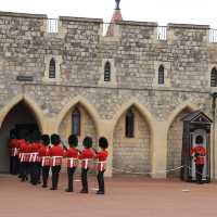 A Majestic Journey Through History – Windsor Castle Delivers!