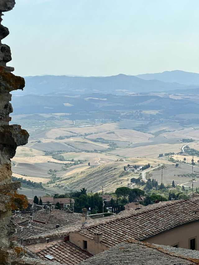 Top places in Volterra to get your dream panorama photos of Tuscany
