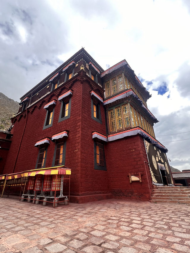 Visit Tsurphu Monastery in Tibet 🏔️🇨🇳 