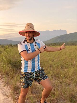 カナイマ国立公園での冒険と壮大な滝が広がるジャングル