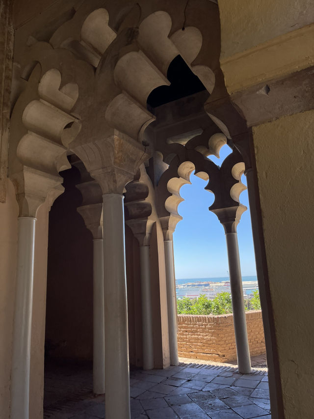 Málaga: Architectural Gems by the Sea 🏛️✨🌊