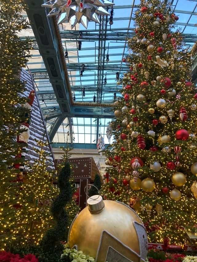 Bellagio’s Wonderland Blooms in Vegas Magic ✨ Bellagio’s Wonderland Blooms in Vegas Magic ✨