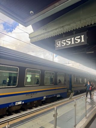 聖フランチェスコの息吹を感じる場所、平和の街アッシジ（Assisi）へようこそ！。 