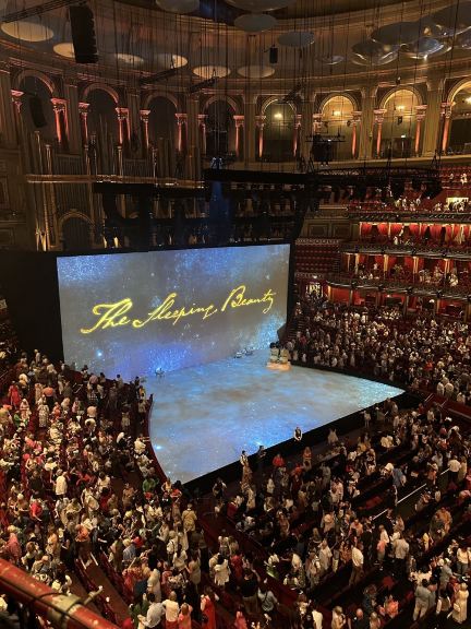 ロンドン】🎭 コンサートを観なくても、ロイヤル・アルバート・ホール