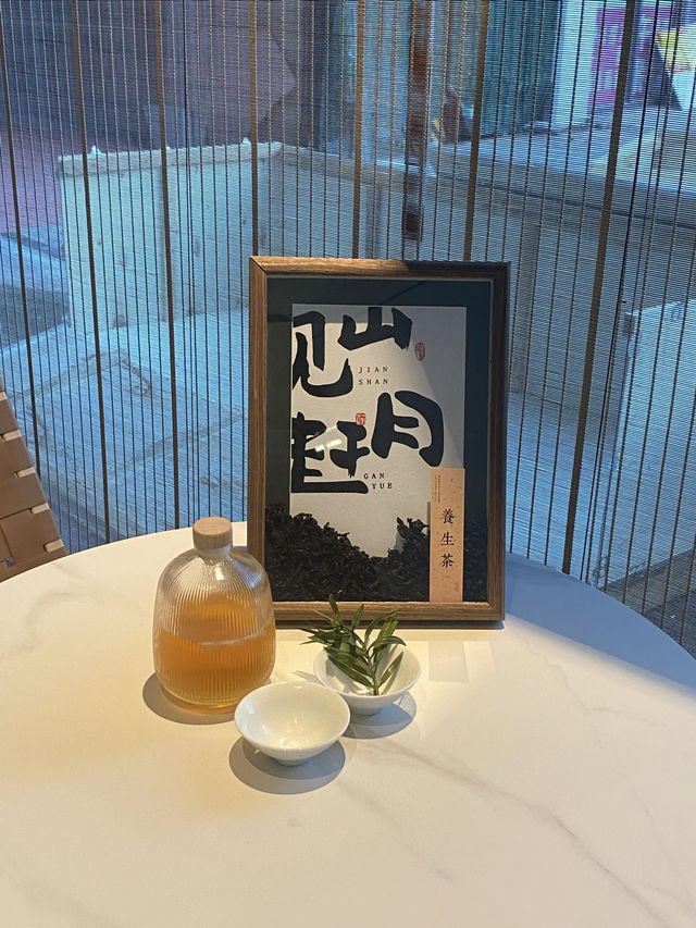 來鄭州玩，一定要住這家，性價比高 好姐妹來鄭州找我玩，晚上給她定了這家酒店 临近商圈，去國貿大衛城，