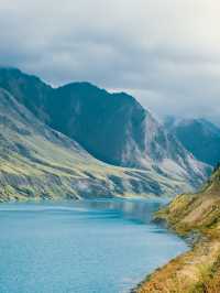 為什麼新疆、西藏的很多河是碧藍色的？