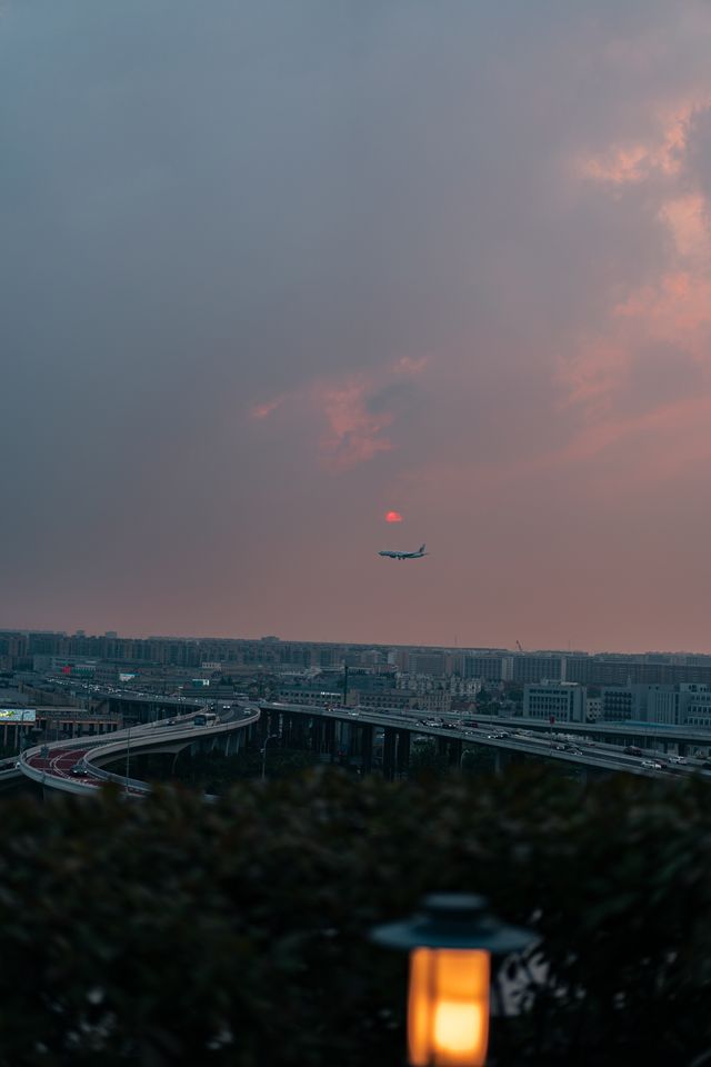 凌空SOHO  長寧虹橋絕佳機位！！