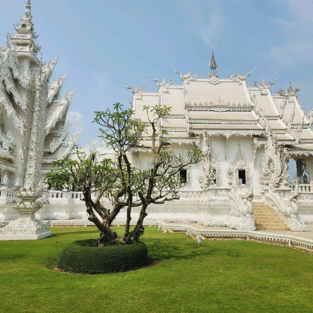 The White Temple Chiang Rai :A Mesmerizing Architectural Masterpiece  