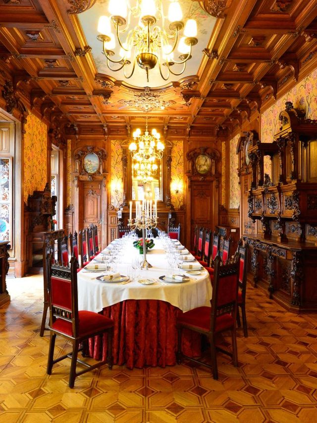 🏰✨ Lisbon's Luxurious Pestana Palace: A Royal Retreat! ✨🏰